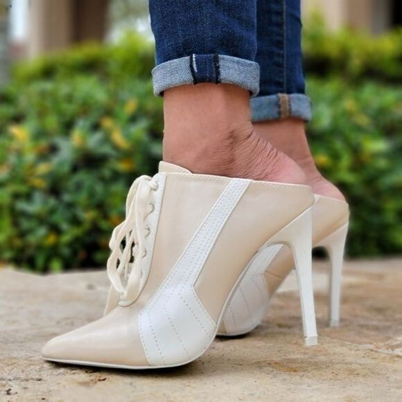 Women Nude Low Cut Pontied Toe Booties - Picture 1 of 6